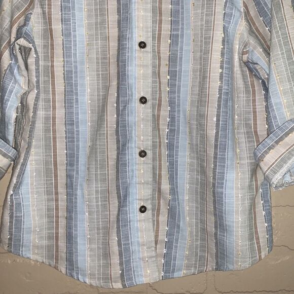 Alfred Dunner Blue Cotton Button Down. Size 10 - Picture 6 of 14